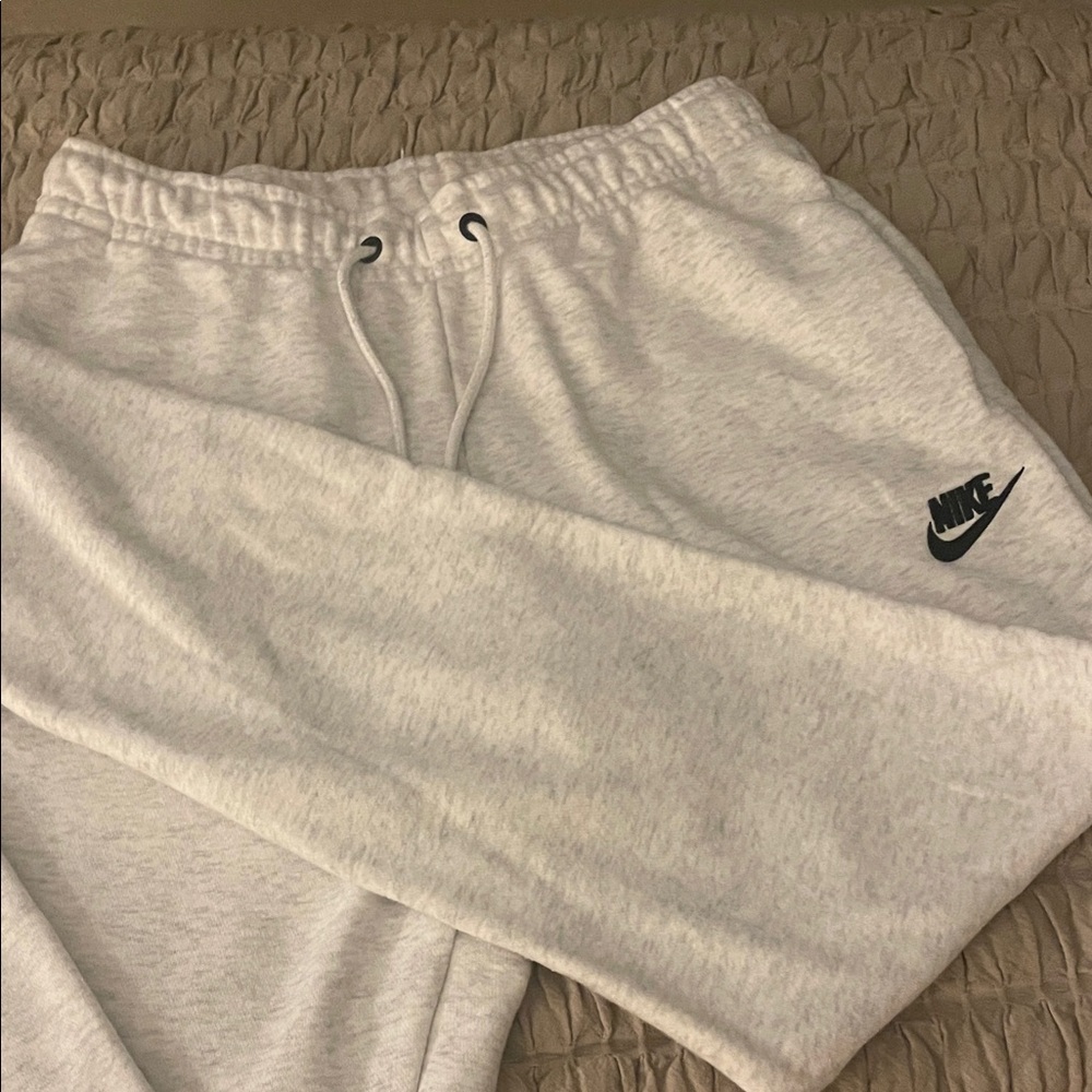 Nike Heather Gray Women's Track Pants